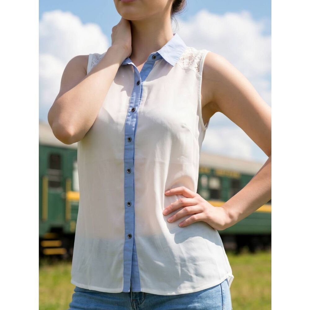🔺Selena Gomez Dream Out Loud Ivory Lace & Denim Buttoned Sleeveless Top Small